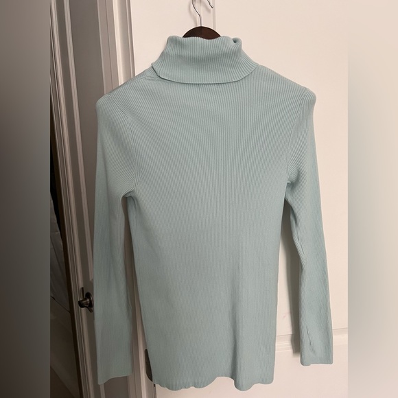 Five (5) Eddie Bauer size TM (tall medium) turtlenecks - Picture 3 of 4